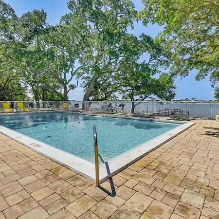 Mary Esther Condo With Pool And Beach Access!